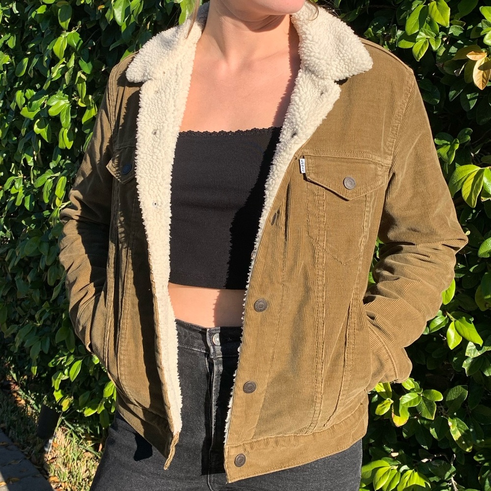 LEVI’S SHERPA TRUCKER JACKET🍂🤎